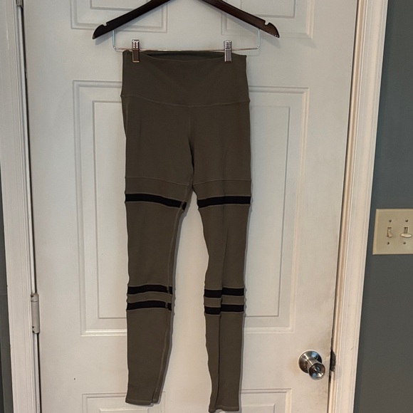 ALO Yoga Pants - Alo leggings
